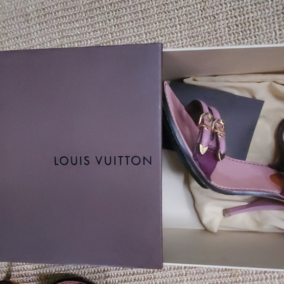 Lous Vuitton Sandals - Picture 2 of 8